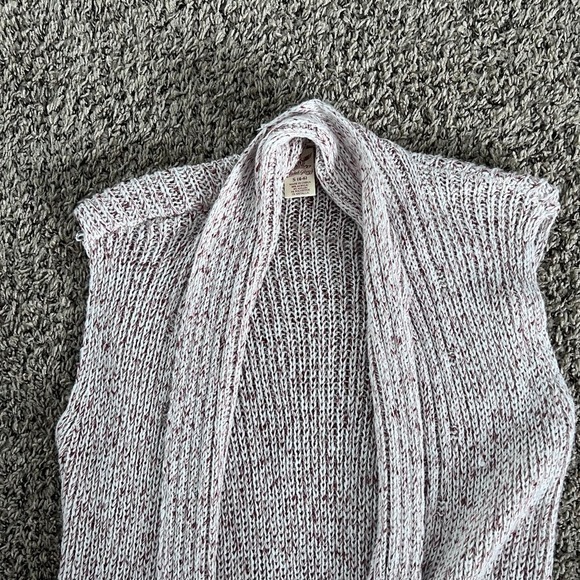 Sweater vest‎ size 4-6 - Picture 2 of 5
